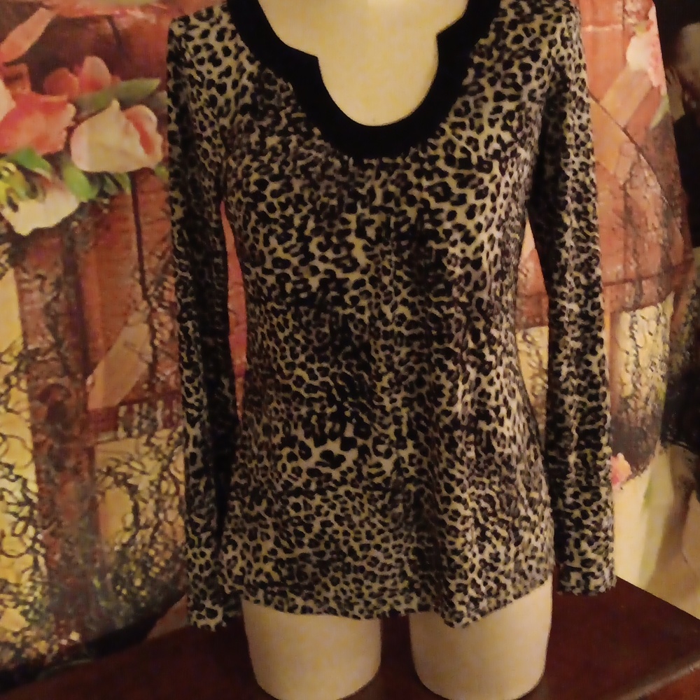 Women's shirt
